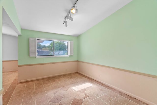 518 Dolphin Pl, Corpus Christi, TX 78411