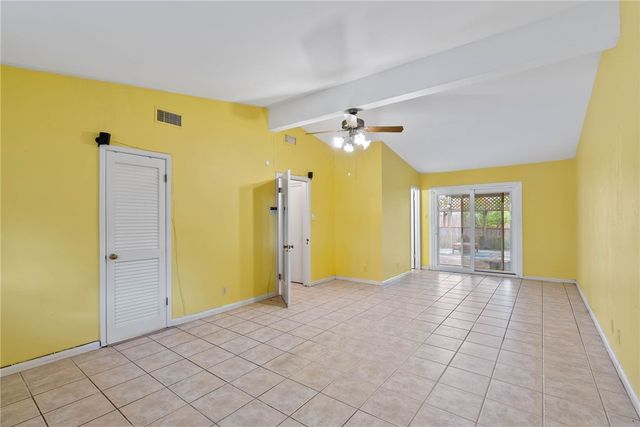 518 Dolphin Pl, Corpus Christi, TX 78411