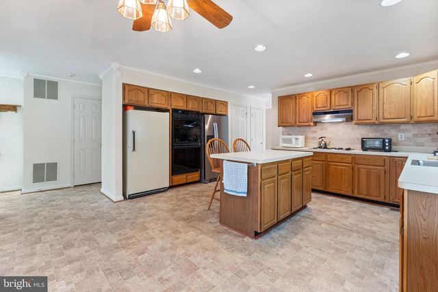 12132 DOUBLE TREE LN, Lusby, MD 20657