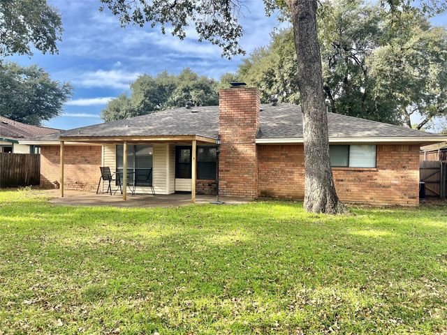 1504 Skyview Drive, Irving, TX 75060