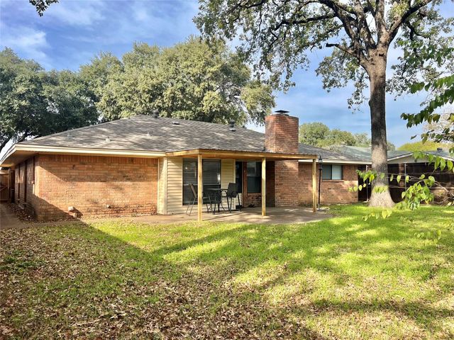 1504 Skyview Drive, Irving, TX 75060