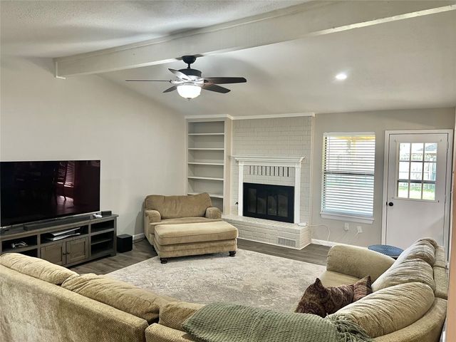 1504 Skyview Drive, Irving, TX 75060