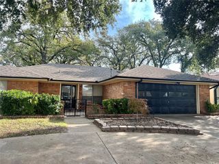 1504 Skyview Drive, Irving, TX 75060