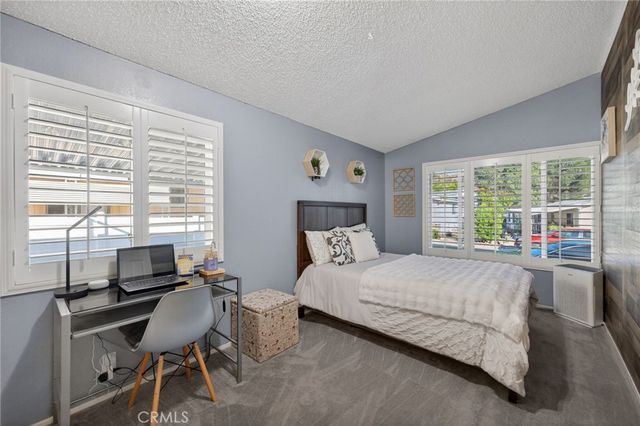 1536 S State Street, Hemet, CA 92543