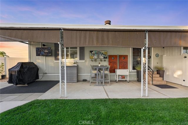 1536 S State Street, Hemet, CA 92543