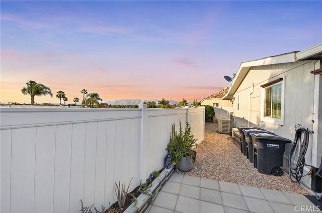 1536 S State Street, Hemet, CA 92543