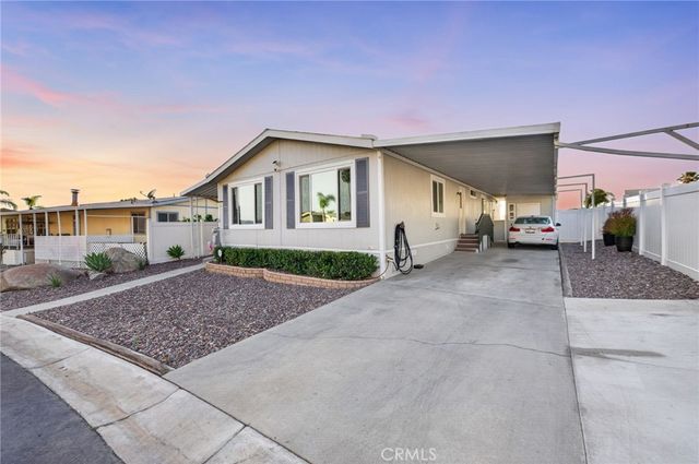 1536 S State Street, Hemet, CA 92543