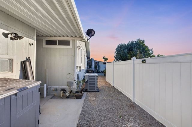 1536 S State Street, Hemet, CA 92543