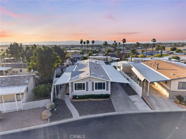 1536 S State Street, Hemet, CA 92543