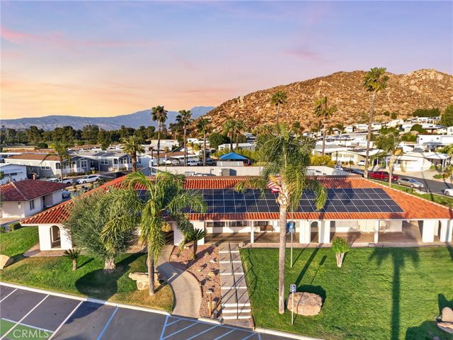 1536 S State Street, Hemet, CA 92543
