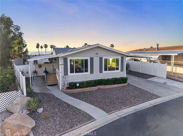 1536 S State Street, Hemet, CA 92543