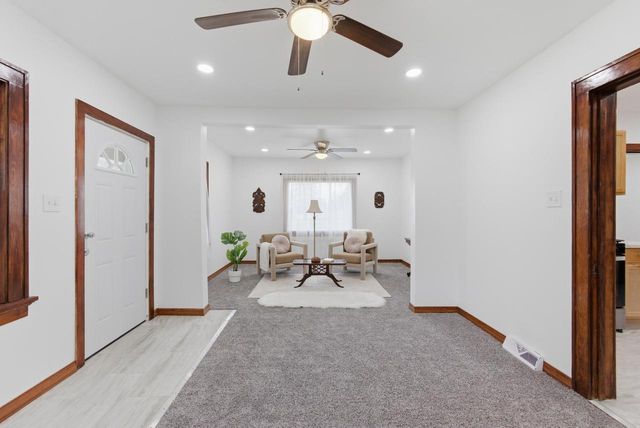 3206 Grange AVENUE, Cudahy, WI 53110