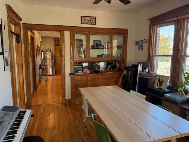 3330 W Evergreen Avenue, Chicago, IL 60651