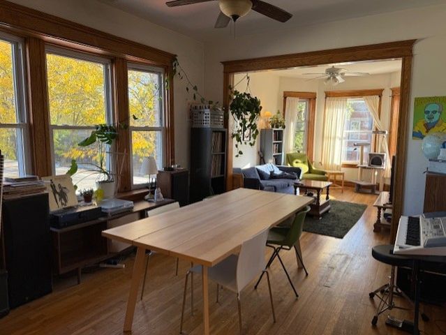 3330 W Evergreen Avenue, Chicago, IL 60651