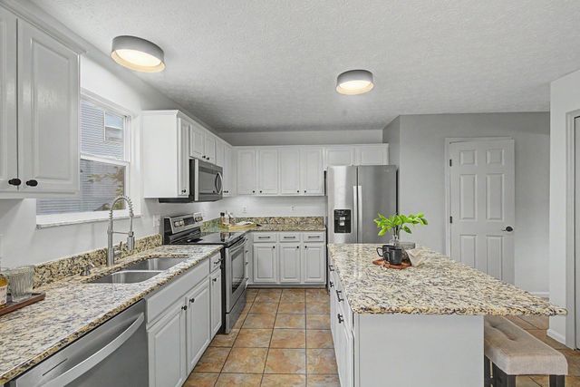 164 Shaleridge Drive, Pataskala, OH 43062