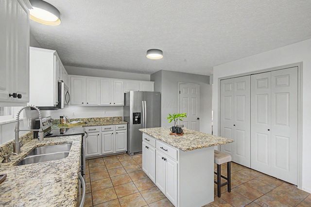 164 Shaleridge Drive, Pataskala, OH 43062