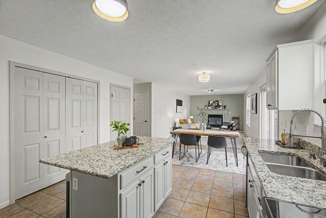 164 Shaleridge Drive, Pataskala, OH 43062