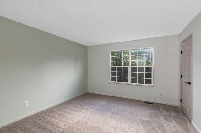 164 Shaleridge Drive, Pataskala, OH 43062