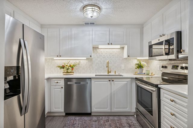 2045 Stokes Ln, Nashville, TN 37215