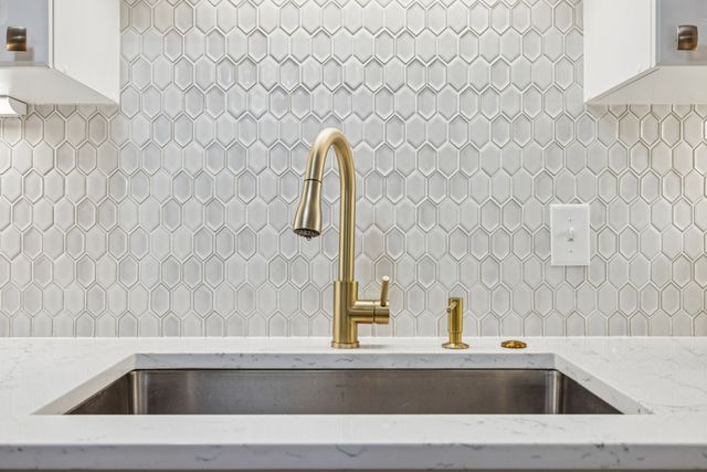 2045 Stokes Ln, Nashville, TN 37215