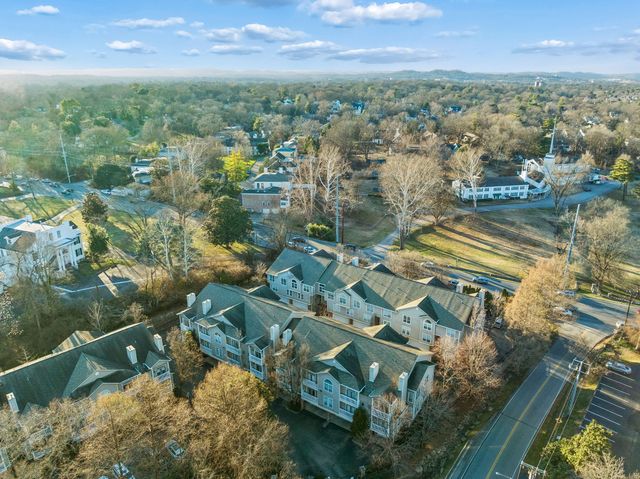 2045 Stokes Ln, Nashville, TN 37215