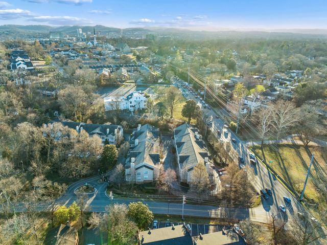 2045 Stokes Ln, Nashville, TN 37215