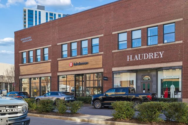 2045 Stokes Ln, Nashville, TN 37215