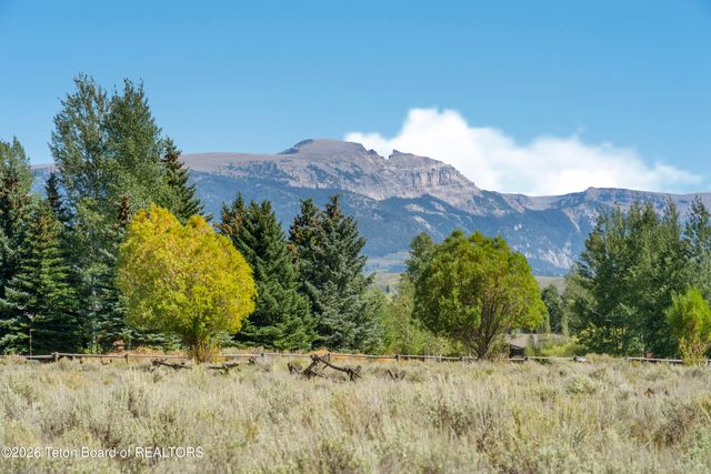 7555 N ROBERTA Drive, Jackson, WY 83001 property photo