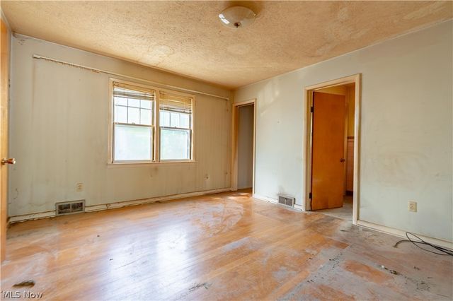 296 Kryder Avenue, Akron, OH 44305