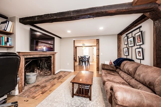 170 Nottingham Road, Deerfield, NH 03037