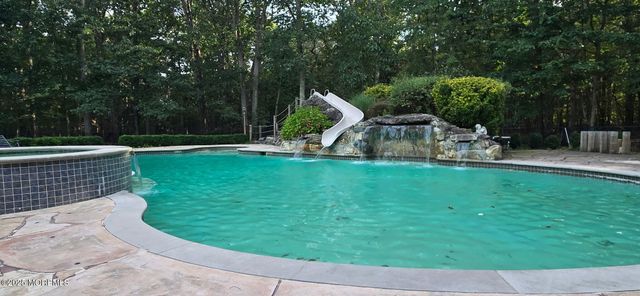 9 Lucas Lane, Millstone, NJ 08510