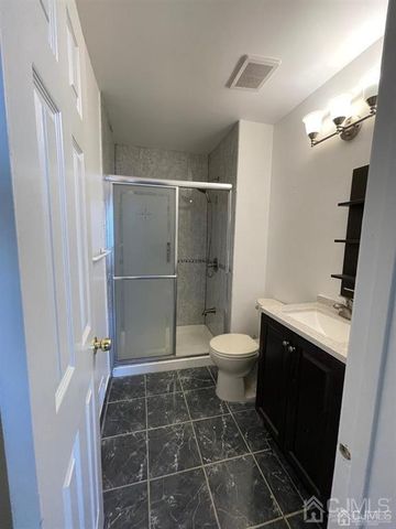 401 Hadleigh Lane, North Brunswick, NJ 08902