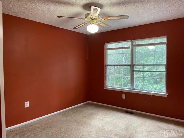 401 Hadleigh Lane, North Brunswick, NJ 08902