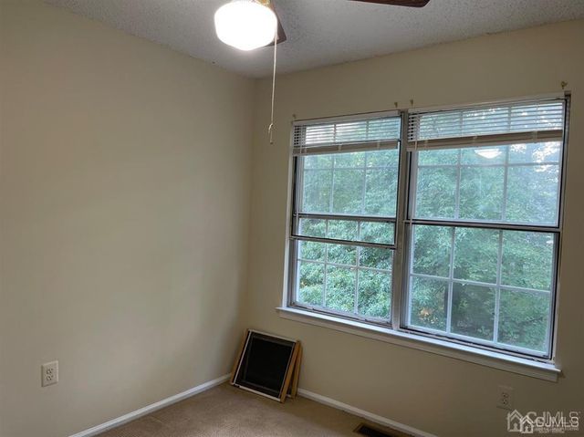 401 Hadleigh Lane, North Brunswick, NJ 08902