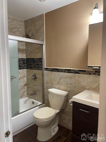 401 Hadleigh Lane, North Brunswick, NJ 08902