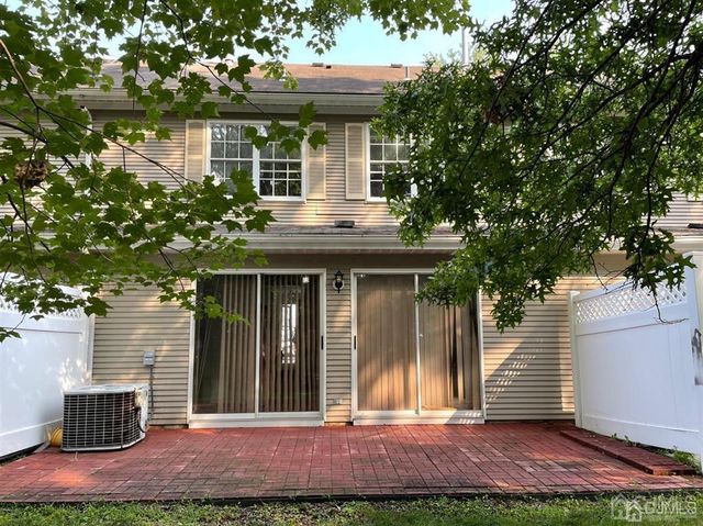 401 Hadleigh Lane, North Brunswick, NJ 08902