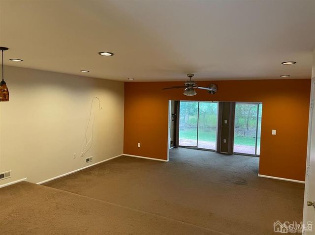 401 Hadleigh Lane, North Brunswick, NJ 08902