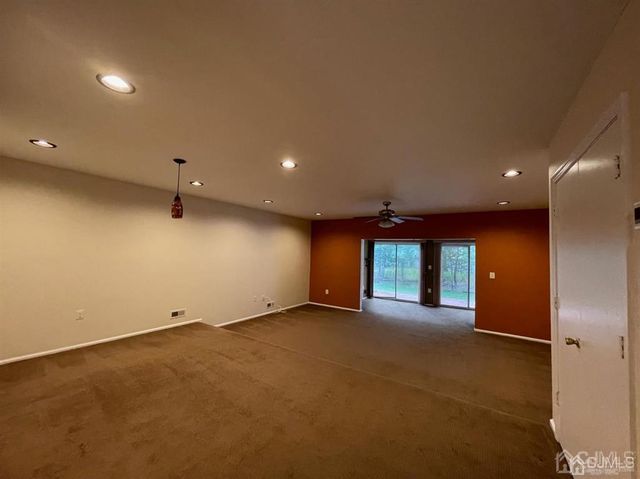 401 Hadleigh Lane, North Brunswick, NJ 08902