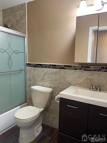 401 Hadleigh Lane, North Brunswick, NJ 08902