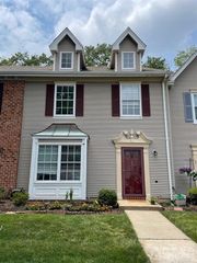 401 Hadleigh Lane, North Brunswick, NJ 08902