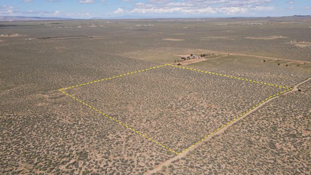 100 Olivas Road, Los Lunas, NM 87031