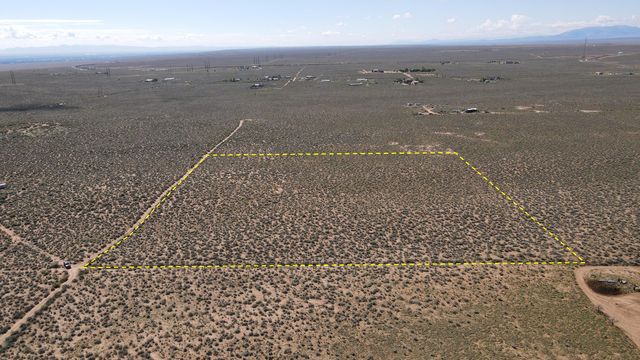 100 Olivas Road, Los Lunas, NM 87031