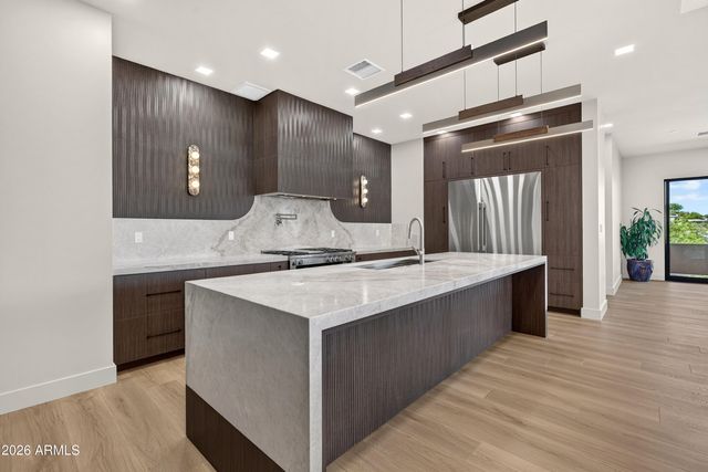 7615 N 22ND Place, Phoenix, AZ 85020
