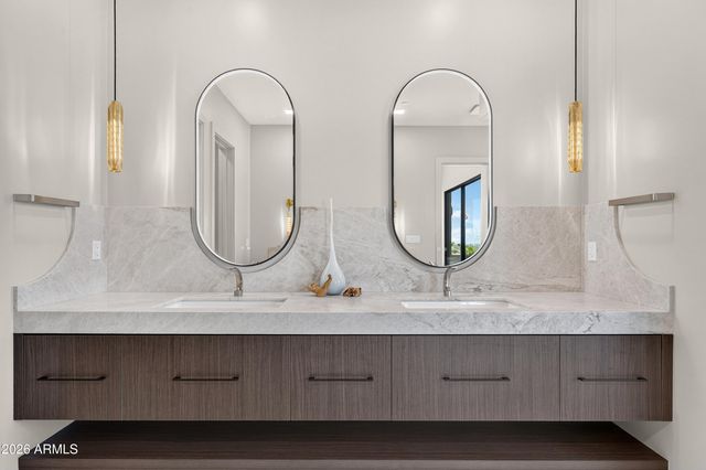 7615 N 22ND Place, Phoenix, AZ 85020