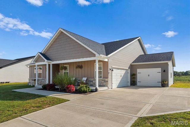 420 Foxtail Drive, Freeburg, IL 62243