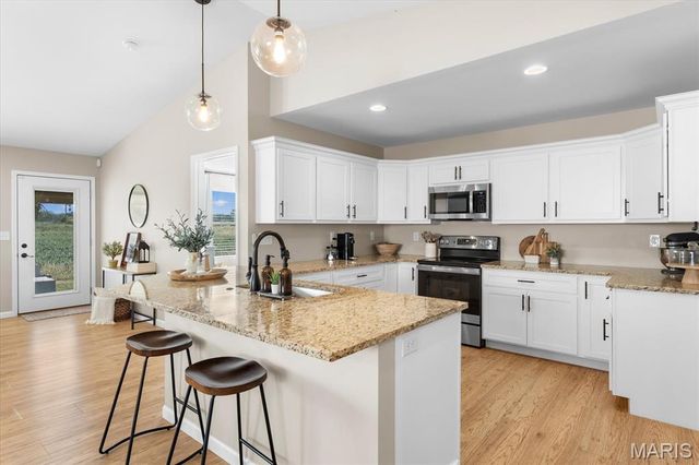 420 Foxtail Drive, Freeburg, IL 62243