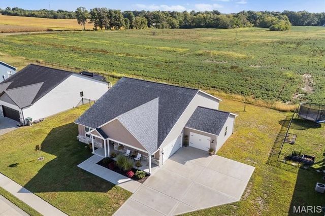 420 Foxtail Drive, Freeburg, IL 62243