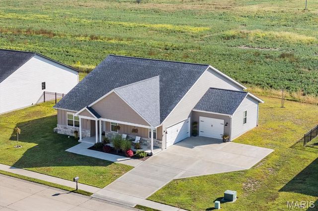 420 Foxtail Drive, Freeburg, IL 62243