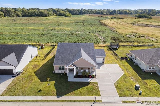 420 Foxtail Drive, Freeburg, IL 62243