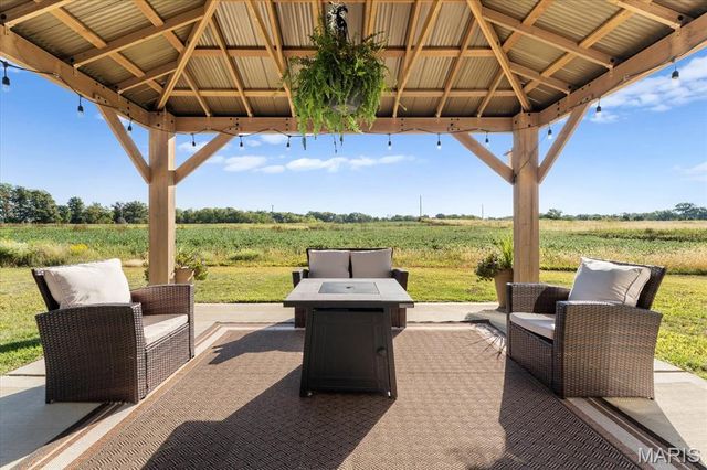 420 Foxtail Drive, Freeburg, IL 62243